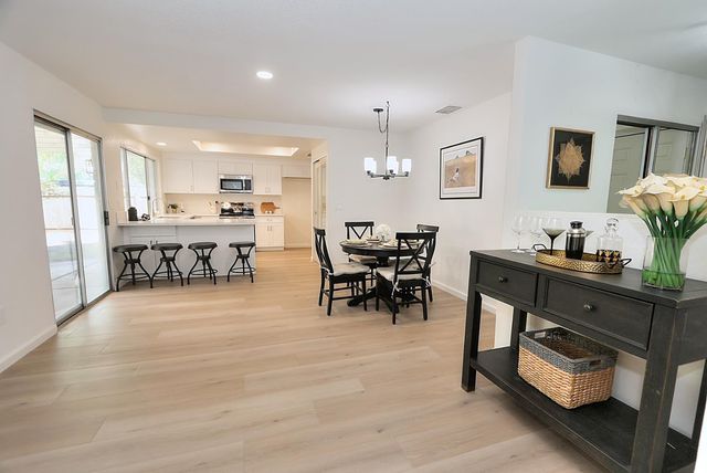 7821 Dove Creek Ct, Sacramento, CA 95828