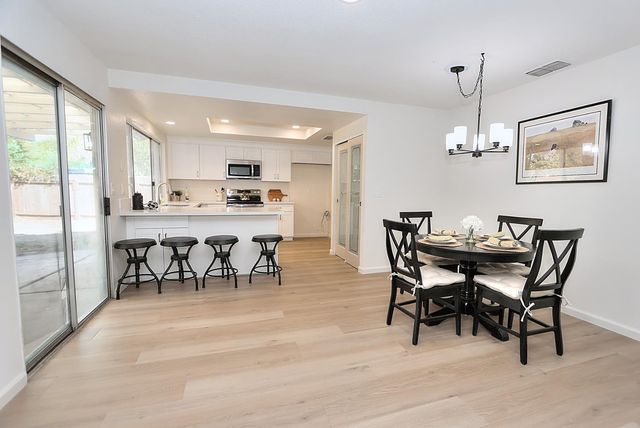 7821 Dove Creek Ct, Sacramento, CA 95828