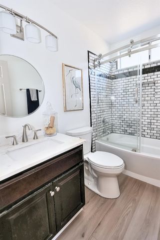 7821 Dove Creek Ct, Sacramento, CA 95828
