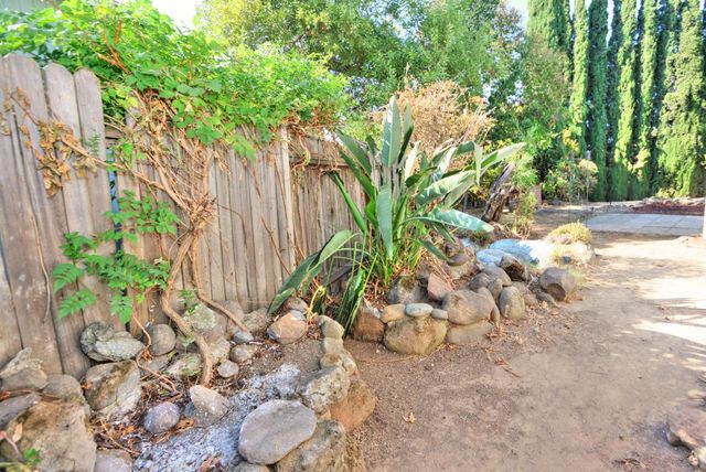 7821 Dove Creek Ct, Sacramento, CA 95828