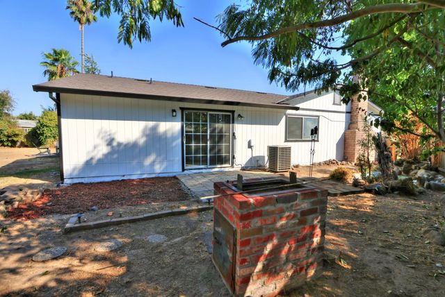 7821 Dove Creek Ct, Sacramento, CA 95828