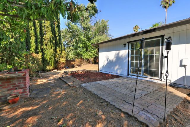 7821 Dove Creek Ct, Sacramento, CA 95828