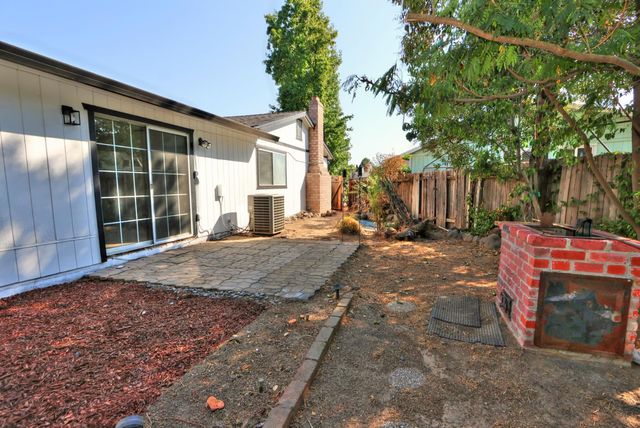 7821 Dove Creek Ct, Sacramento, CA 95828