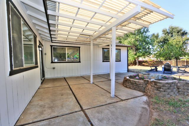 7821 Dove Creek Ct, Sacramento, CA 95828