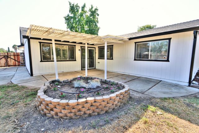 7821 Dove Creek Ct, Sacramento, CA 95828