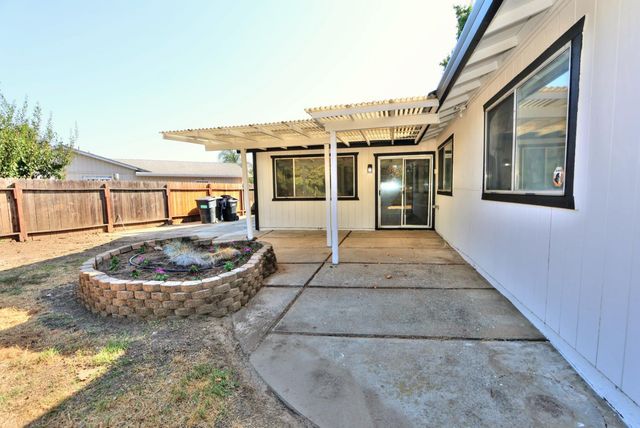 7821 Dove Creek Ct, Sacramento, CA 95828