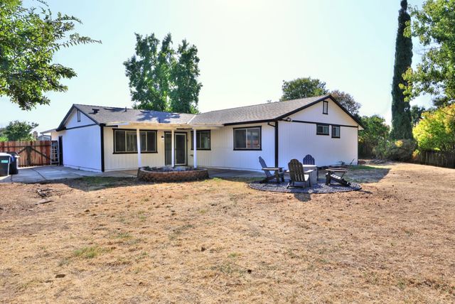 7821 Dove Creek Ct, Sacramento, CA 95828