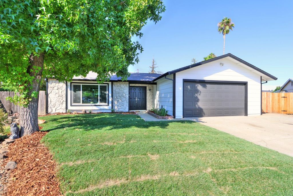 7821 Dove Creek Ct, Sacramento, CA 95828