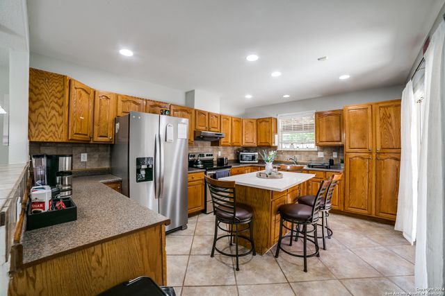 1131 ALAMETOS, San Antonio, TX 78201