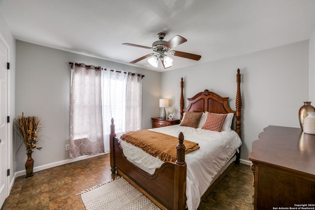 1131 ALAMETOS, San Antonio, TX 78201