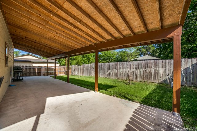 1131 ALAMETOS, San Antonio, TX 78201