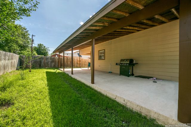 1131 ALAMETOS, San Antonio, TX 78201