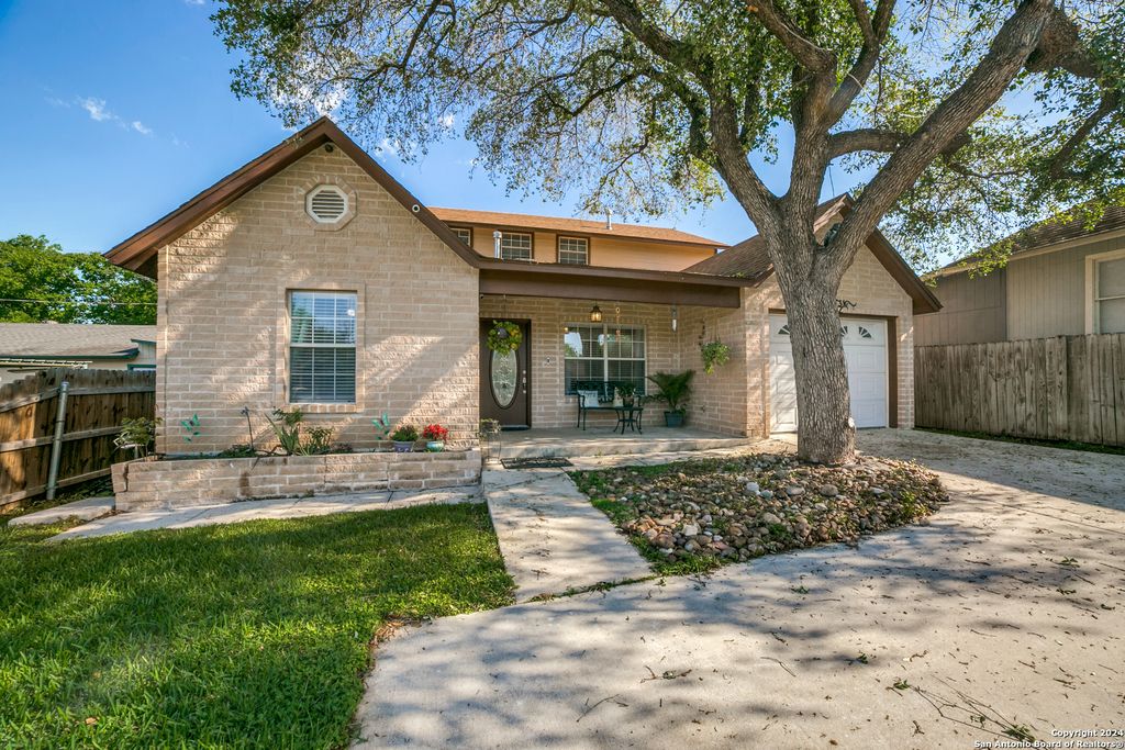1131 ALAMETOS, San Antonio, TX 78201