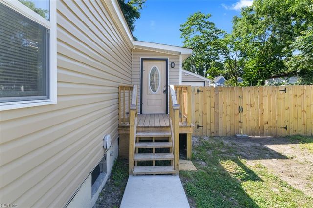 1250 27th ST, Newport News, VA 23607