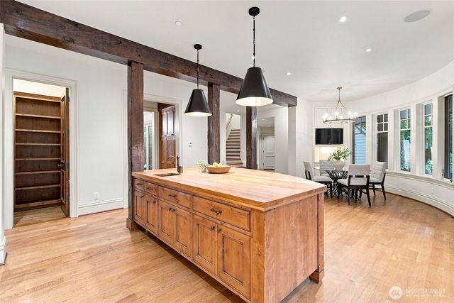 24950 SE Old Black Nugget Road, Issaquah, WA 98029