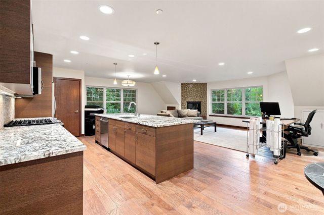 24950 SE Old Black Nugget Road, Issaquah, WA 98029