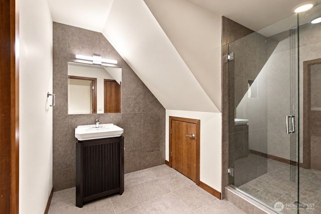 24950 SE Old Black Nugget Road, Issaquah, WA 98029