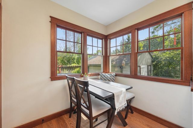 1576 Grotto Street N, Saint Paul, MN 55117