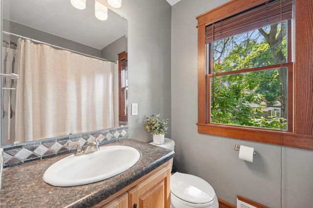 1576 Grotto Street N, Saint Paul, MN 55117