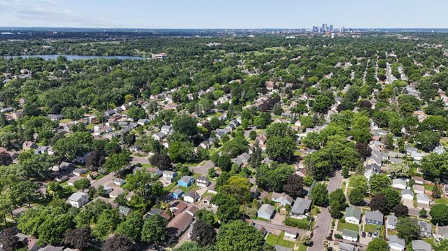 1576 Grotto Street N, Saint Paul, MN 55117