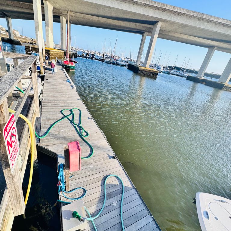 Image 13 of property listing at 33 Lockwood Drive I-7, Charleston, SC 29401