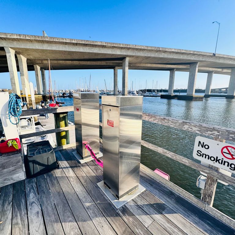 Image 14 of property listing at 33 Lockwood Drive I-7, Charleston, SC 29401