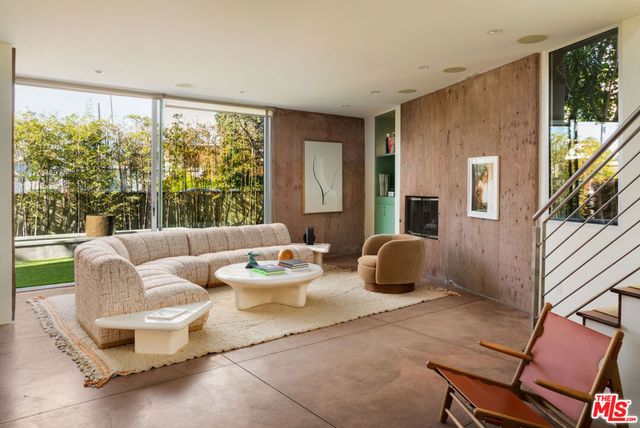 2324 Boone Avenue, Venice, CA 90291