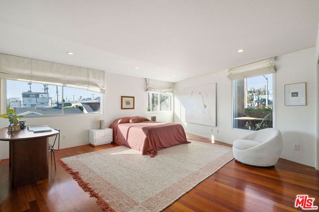 2324 Boone Avenue, Venice, CA 90291