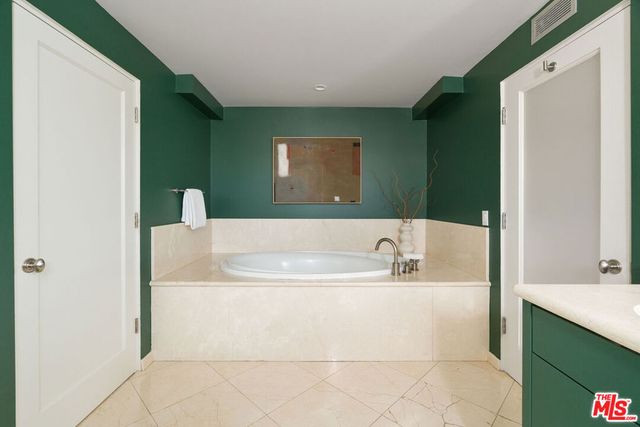 2324 Boone Avenue, Venice, CA 90291