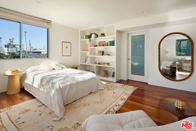 2324 Boone Avenue, Venice, CA 90291