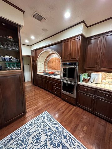 503 Oakland Hills Lane, Kerrville, TX 78028