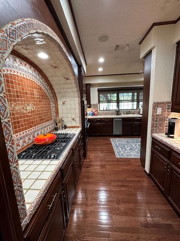 503 Oakland Hills Lane, Kerrville, TX 78028