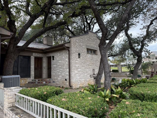 503 Oakland Hills Lane, Kerrville, TX 78028