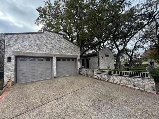 503 Oakland Hills Lane, Kerrville, TX 78028