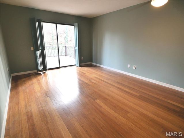 3652 Knollstone Drive, St Louis, MO 63135