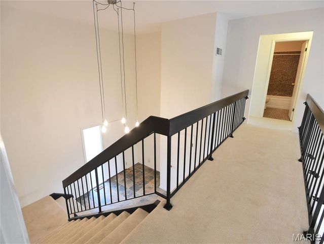 3652 Knollstone Drive, St Louis, MO 63135