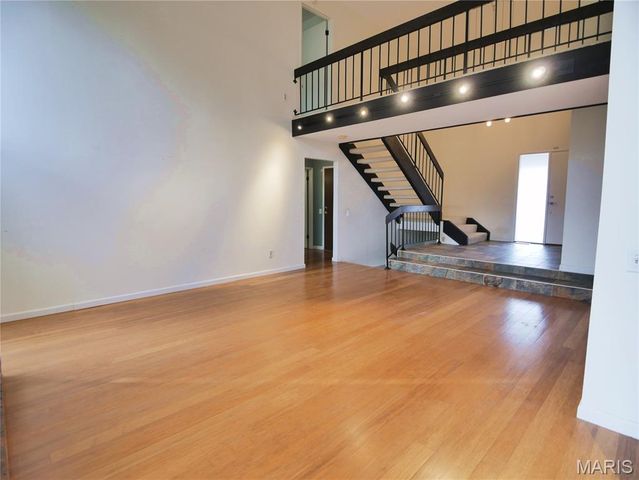 3652 Knollstone Drive, St Louis, MO 63135