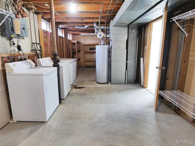 3652 Knollstone Drive, St Louis, MO 63135