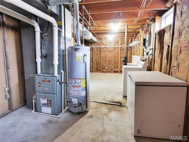 3652 Knollstone Drive, St Louis, MO 63135