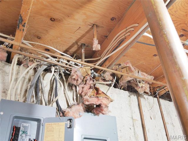 3652 Knollstone Drive, St Louis, MO 63135