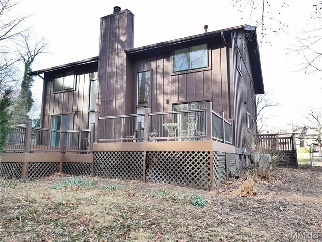 3652 Knollstone Drive, St Louis, MO 63135