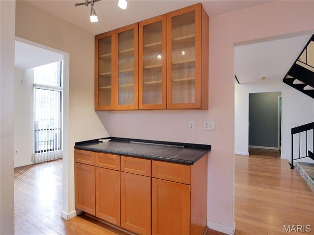 3652 Knollstone Drive, St Louis, MO 63135