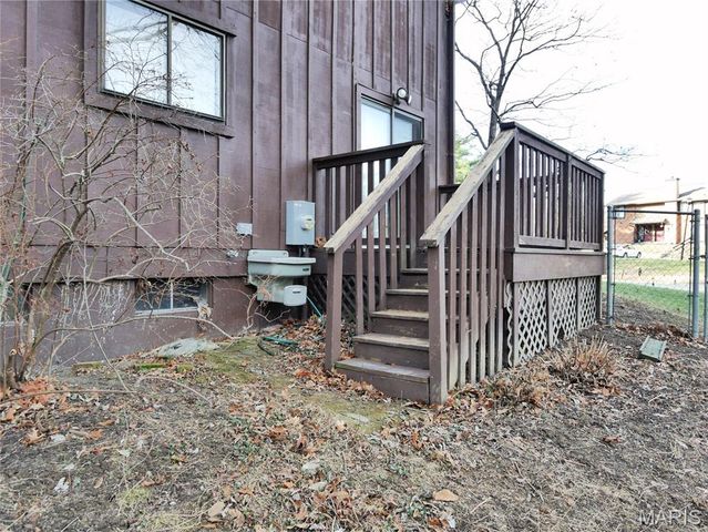 3652 Knollstone Drive, St Louis, MO 63135