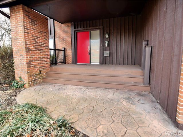 3652 Knollstone Drive, St Louis, MO 63135