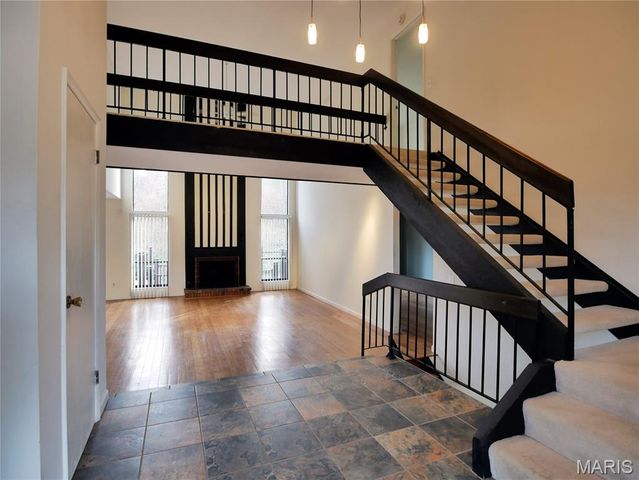 3652 Knollstone Drive, St Louis, MO 63135