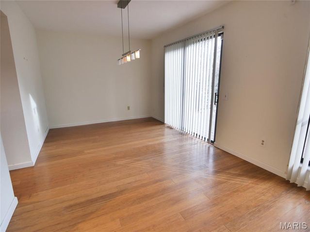 3652 Knollstone Drive, St Louis, MO 63135