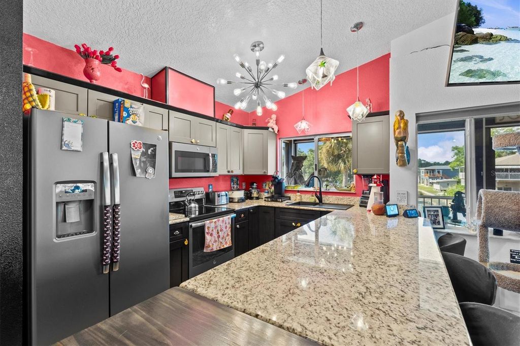 Image 33 of property listing at 6241 COLONY CIRCLE, Weeki Wachee, FL 34607