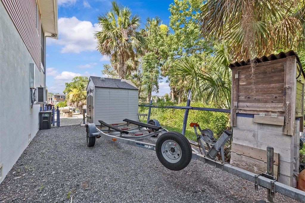 Image 49 of property listing at 6241 COLONY CIRCLE, Weeki Wachee, FL 34607