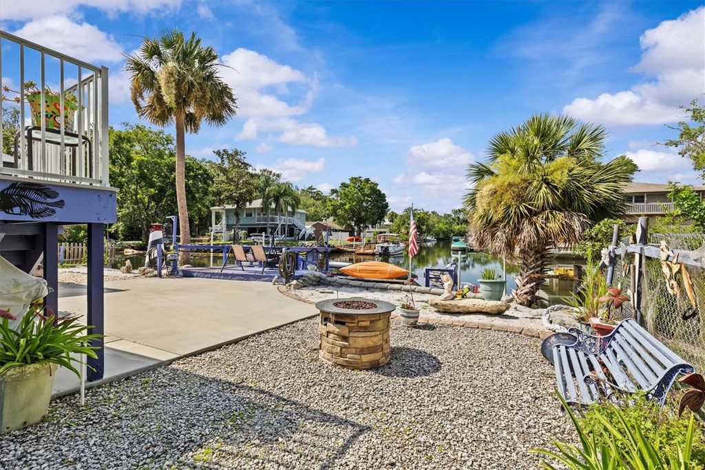 Image 51 of property listing at 6241 COLONY CIRCLE, Weeki Wachee, FL 34607