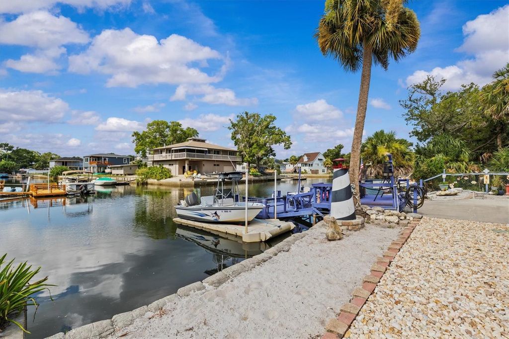 Image 58 of property listing at 6241 COLONY CIRCLE, Weeki Wachee, FL 34607